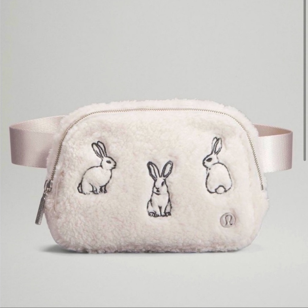 🍋🐰Lululemon 2023 Lunar Year Everywhere Belt Bag🐰🍋